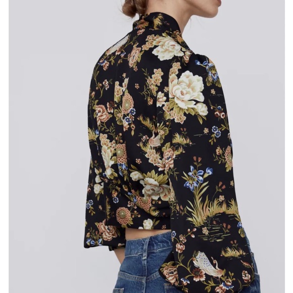 Zara Ruched Crop Top - Picture 3 of 6